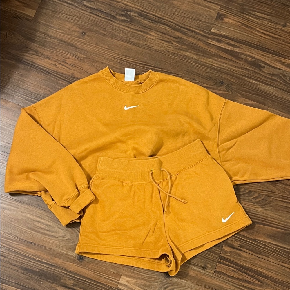 Nike Sweatshirt and Shorts Set